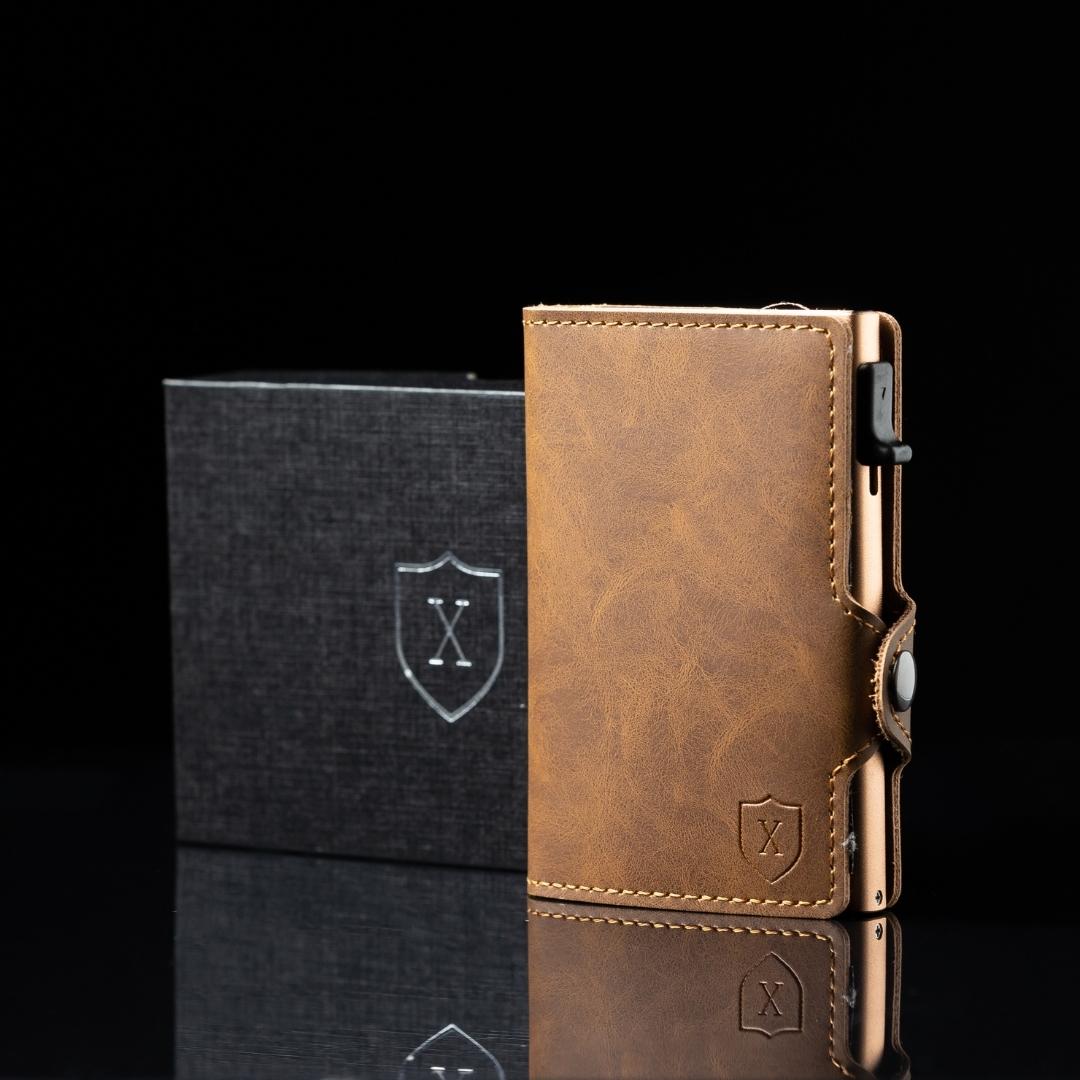 Billetera Xclusive Modelo Deluxe Gold Brown con su caja de regalo